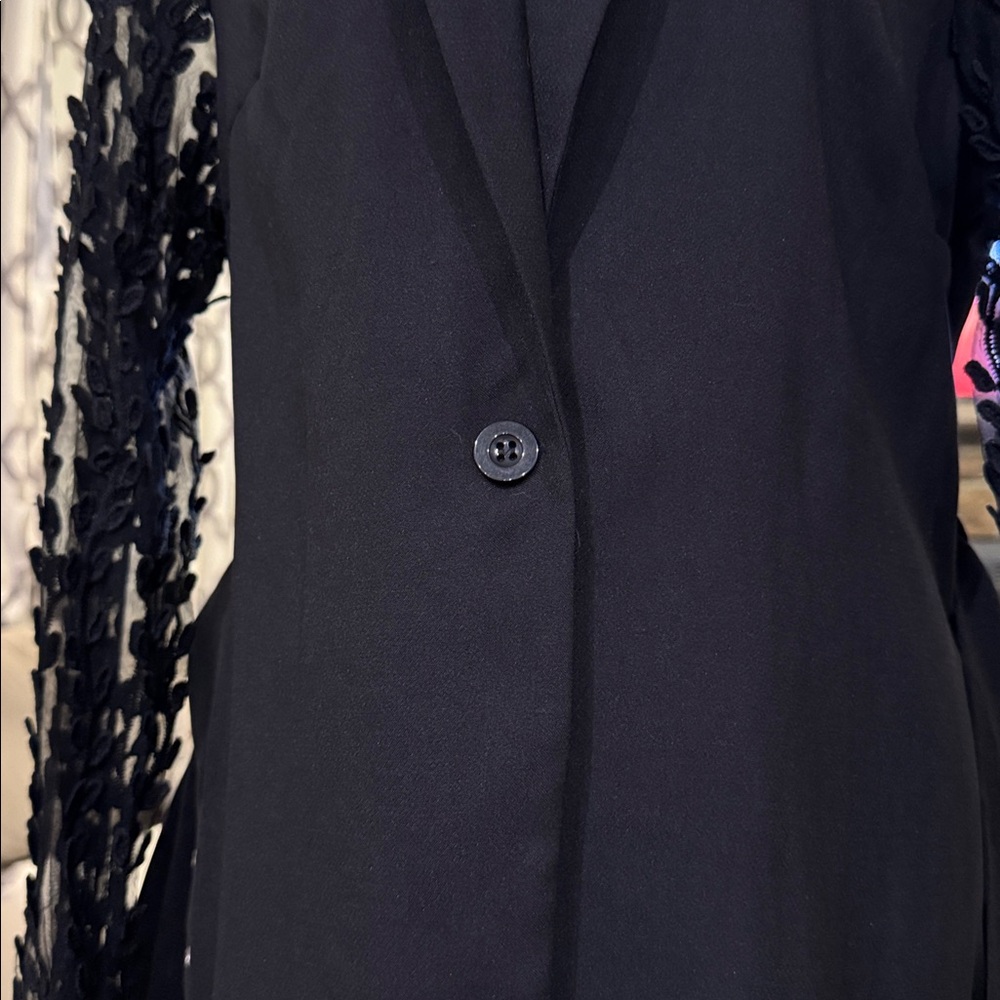 (SOLD) PrettyLittleThing Black Woven Lace Sleeve Belt Blazer Size 12 - Picture 12 of 12